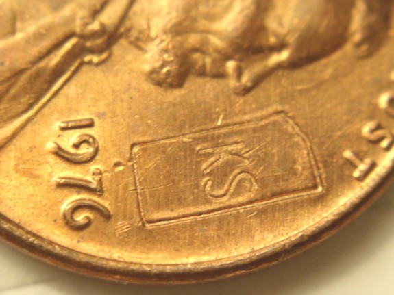 1975-Lincoln-Memorial-Cent--What-Is-This-Picture-Depicting-On-The-Obv?